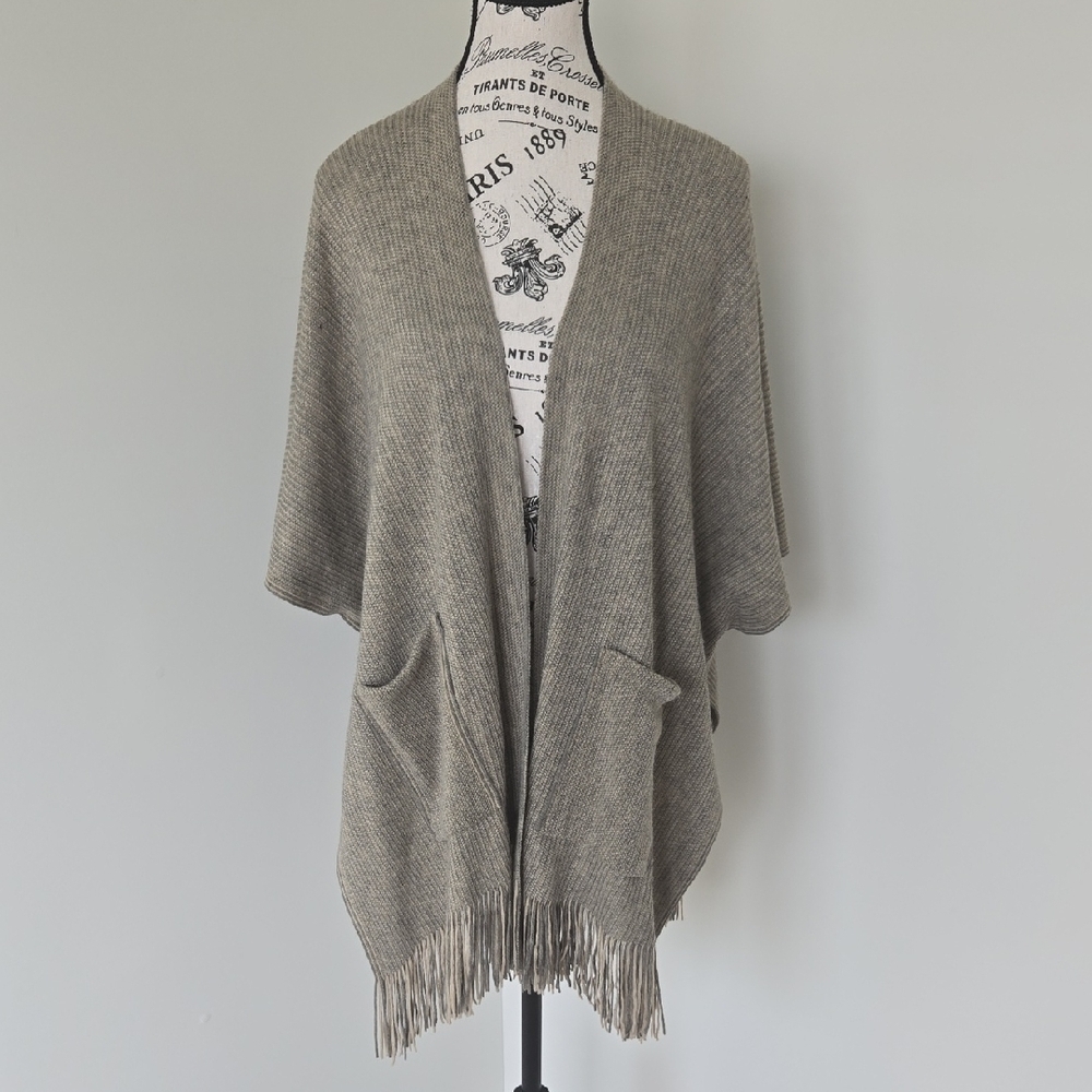 Kelly & Katie Gray Fringe Women's Poncho